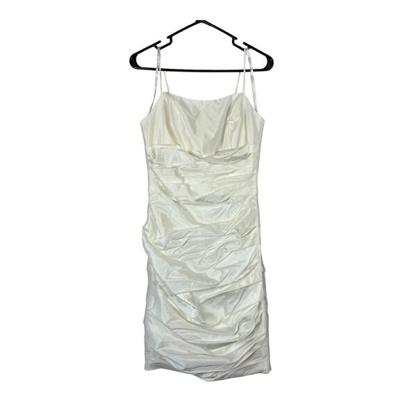 Cachet sz 6  Ruched Draped Cocktail Dress Wedding Prom - Picture 1 of 7